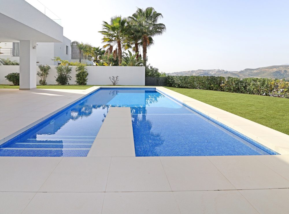 Contemporary villa for sale puerto del0capitan benahavis marbella