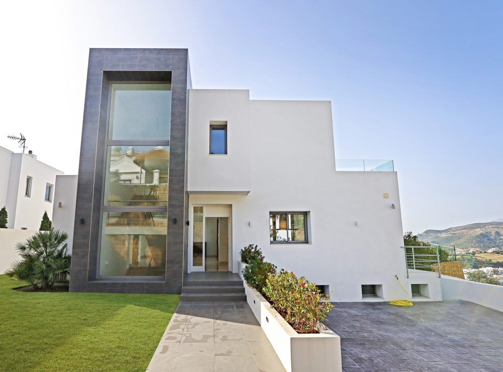 Contemporary villa for sale puerto del0capitan benahavis marbella