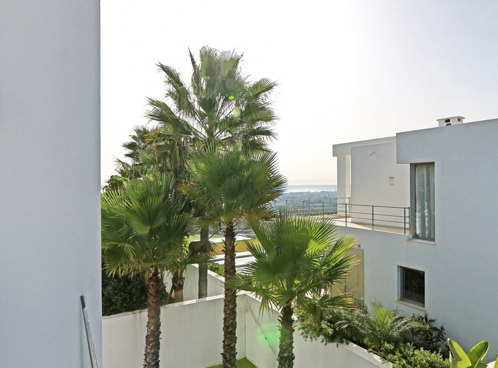 Contemporary villa for sale puerto del0capitan benahavis marbella