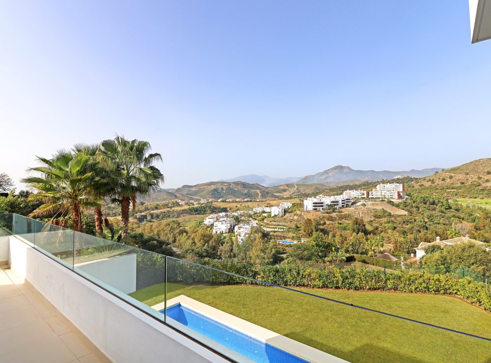 Contemporary villa for sale puerto del0capitan benahavis marbella