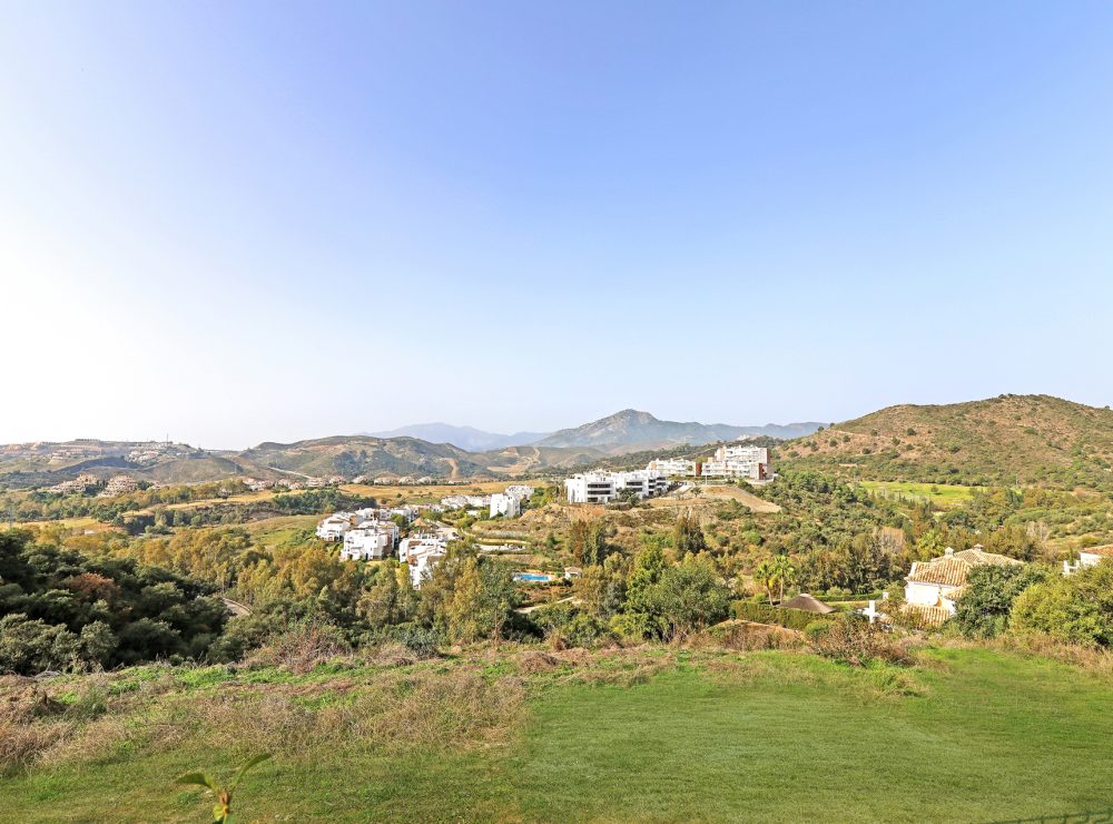 Contemporary villa for sale puerto del0capitan benahavis marbella