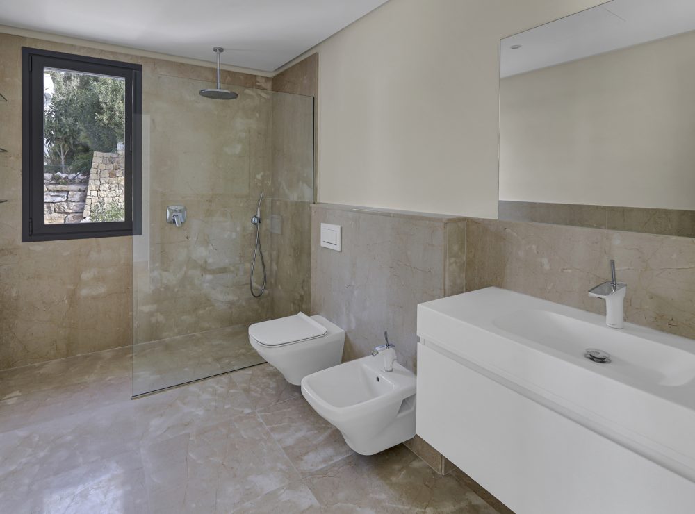Contemporary villa for sale puerto del0capitan benahavis marbella