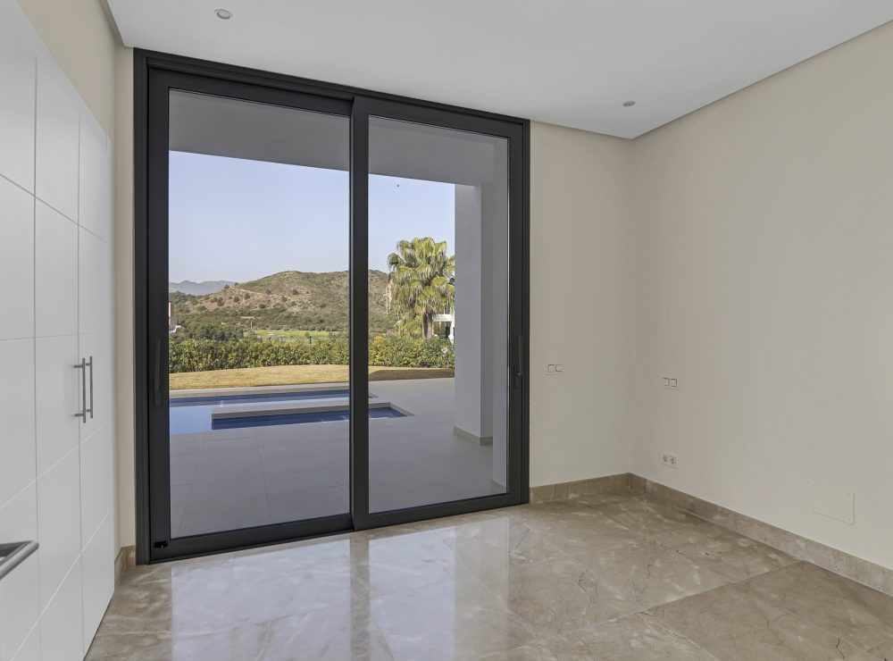 Contemporary villa for sale puerto del0capitan benahavis marbella