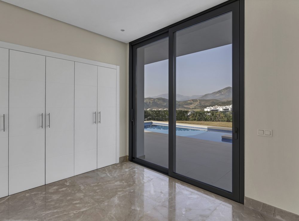 Contemporary villa for sale puerto del0capitan benahavis marbella