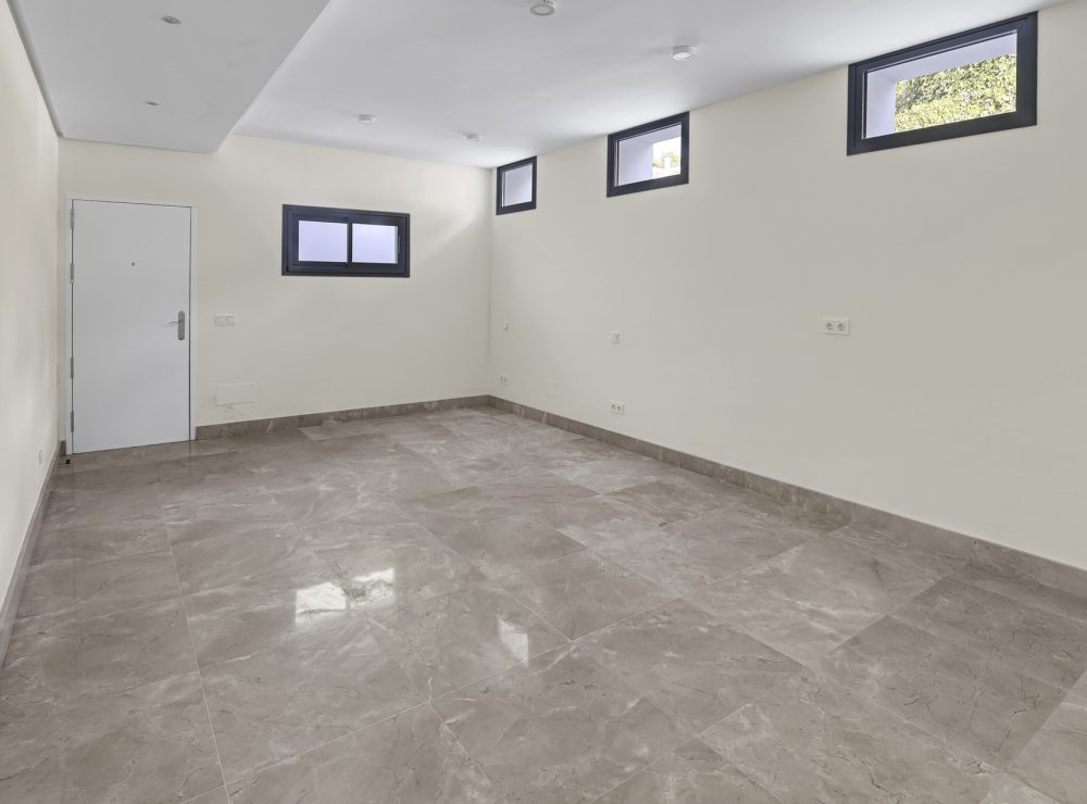 Contemporary villa for sale puerto del0capitan benahavis marbella