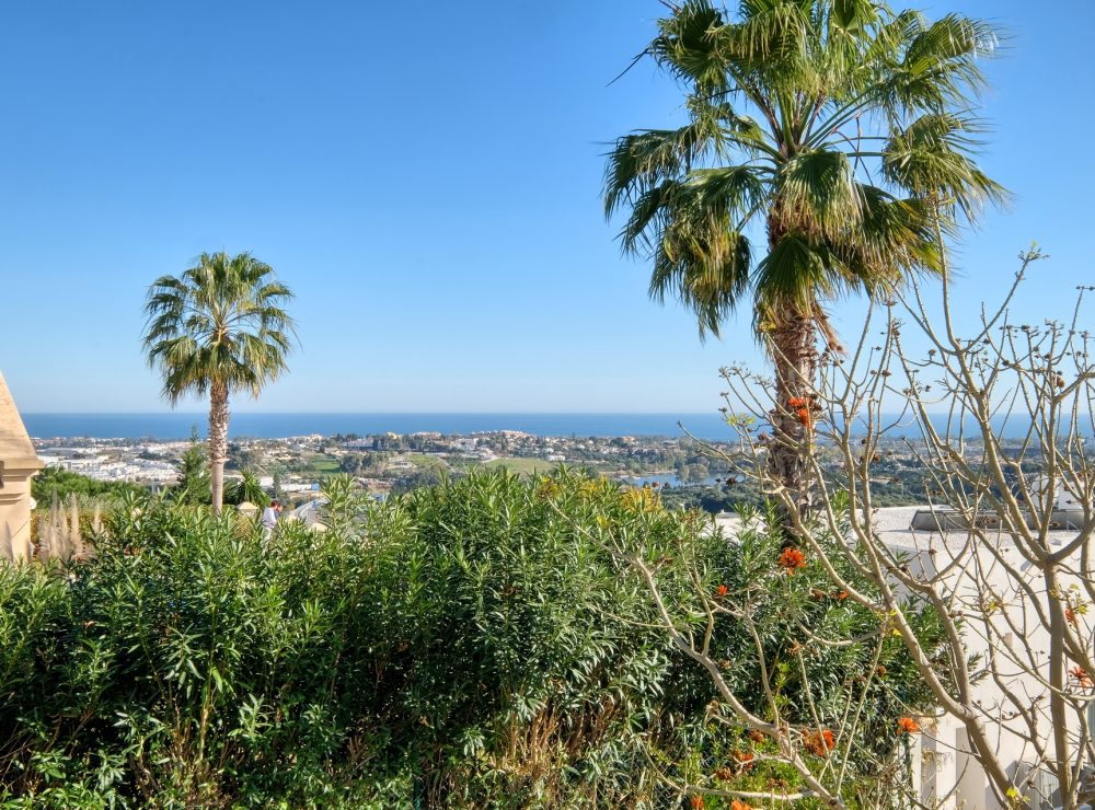 Contemporary villa for sale puerto del capitan benahavis marbella