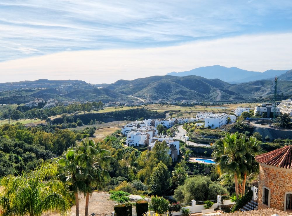 Contemporary villa for sale puerto del capitan benahavis marbella