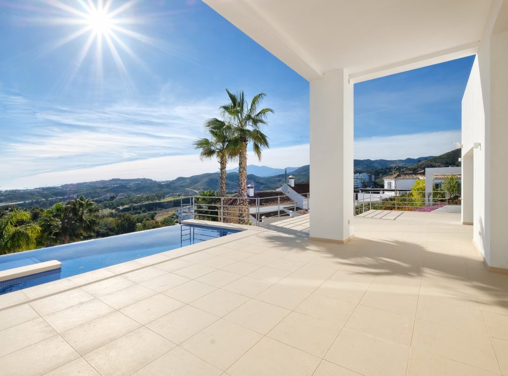 Contemporary villa for sale puerto del capitan benahavis marbella