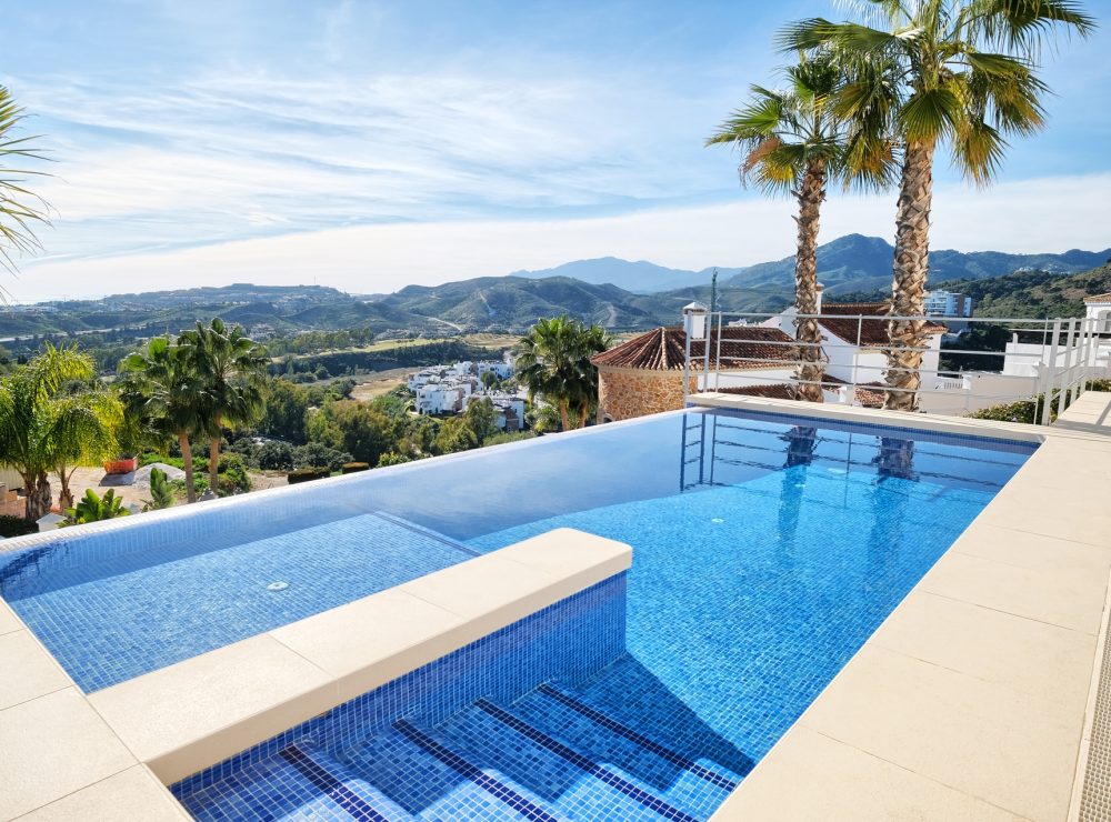 Contemporary villa for sale puerto del capitan benahavis marbella