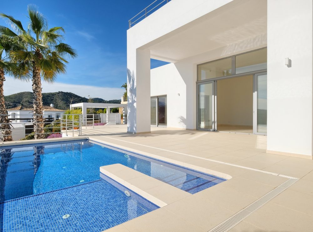 Contemporary villa for sale puerto del capitan benahavis marbella