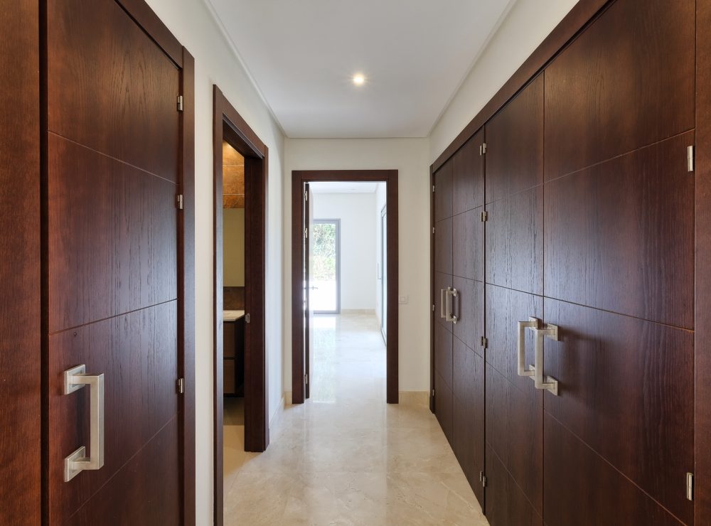 Contemporary villa for sale puerto del capitan benahavis marbella