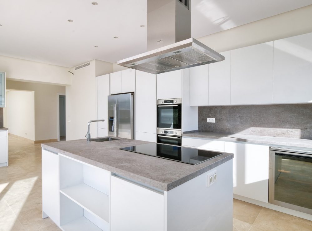 Contemporary villas for sale puerto del capitan benahavis marbella