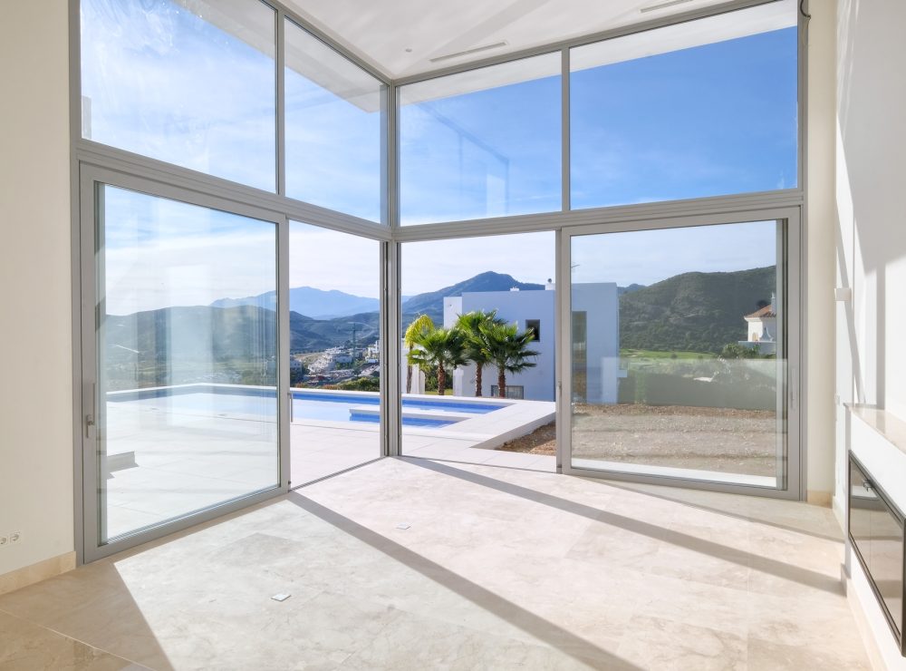 Contemporary villas for sale puerto del capitan benahavis marbella