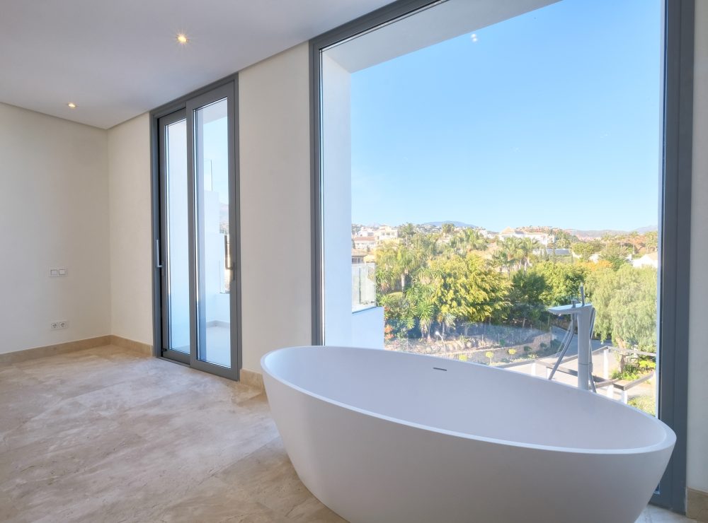 Contemporary villas for sale puerto del capitan benahavis marbella