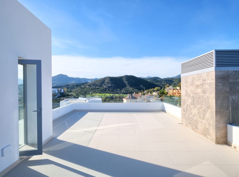 Contemporary villas for sale puerto del capitan benahavis marbella