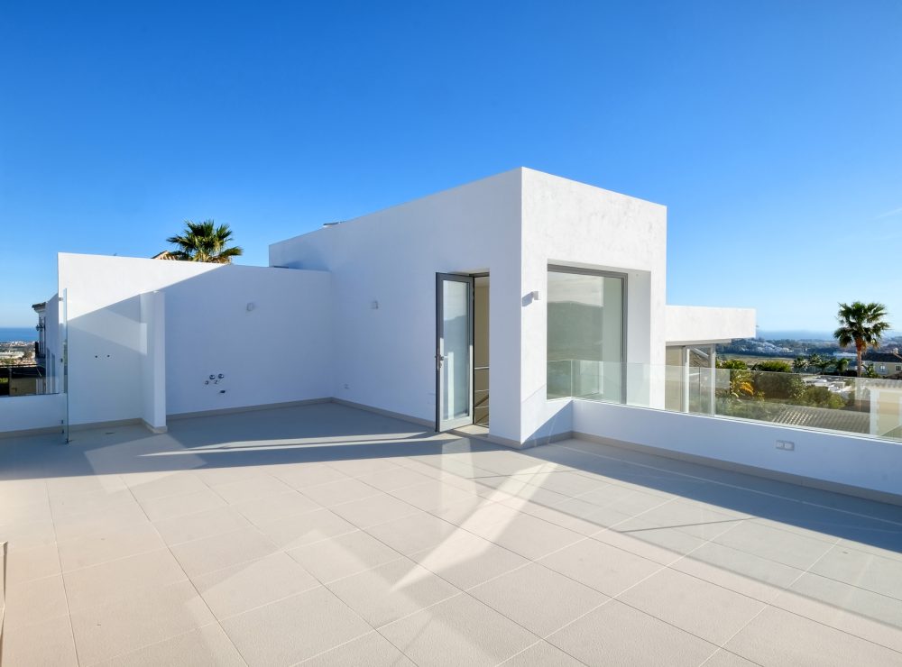 Contemporary villas for sale puerto del capitan benahavis marbella