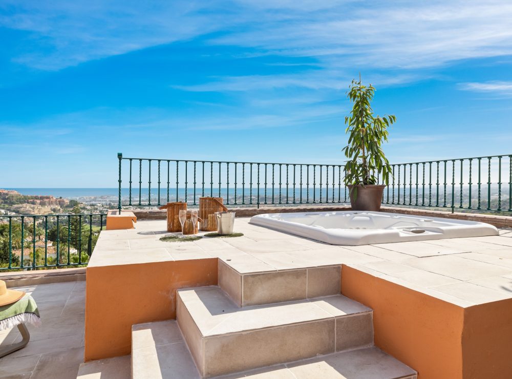 Duplex penthouse Los Belvederes Nueva Andalucia  Marbella