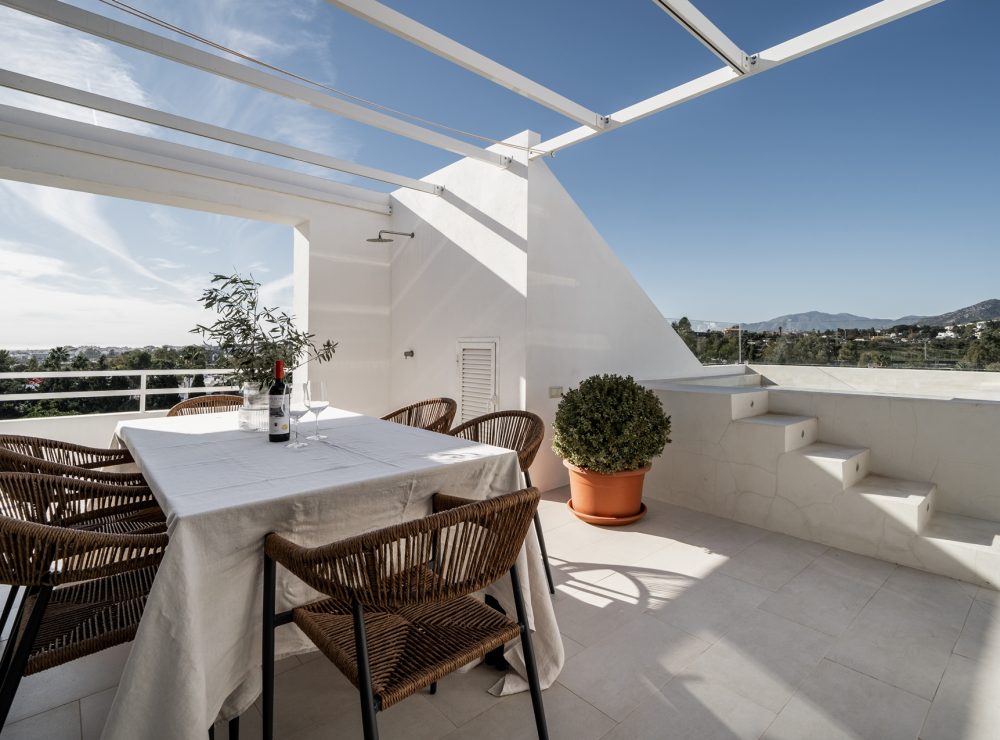 Alcores del Golf 8 penthouse private plunge pool Nueva Andalucia Marbella