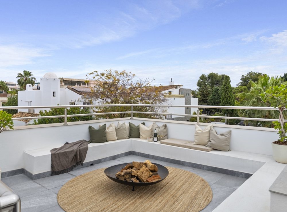 Villa Simone Nueva Andalucia Marbella Costa del Sol Pure Luxury Estates Marbella