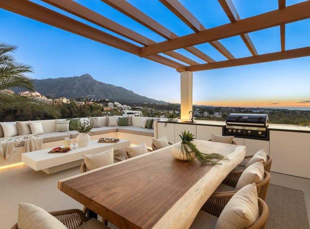 Duplex penthouse Maison Montaigne Palacetes Los Belvederes Nueva Andalucia Marbella
