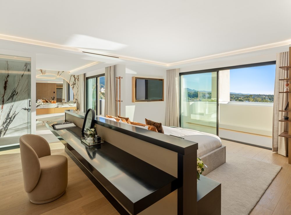 Duplex penthouse Maison Montaigne Palacetes Los Belvederes Nueva Andalucia Marbella